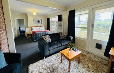 Apartment 25 – Balcony Apartment