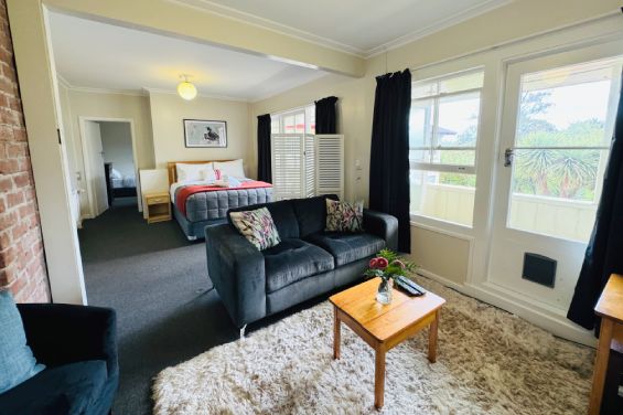 Apartment 25